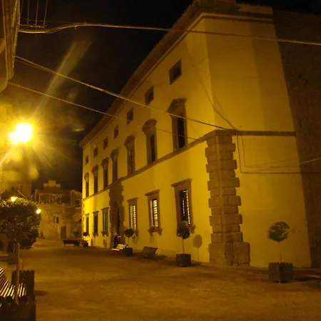 Palazzo Orsini فندق مبيت وإفطار 3*