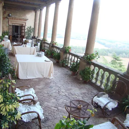 Palazzo Orsini Couette-café